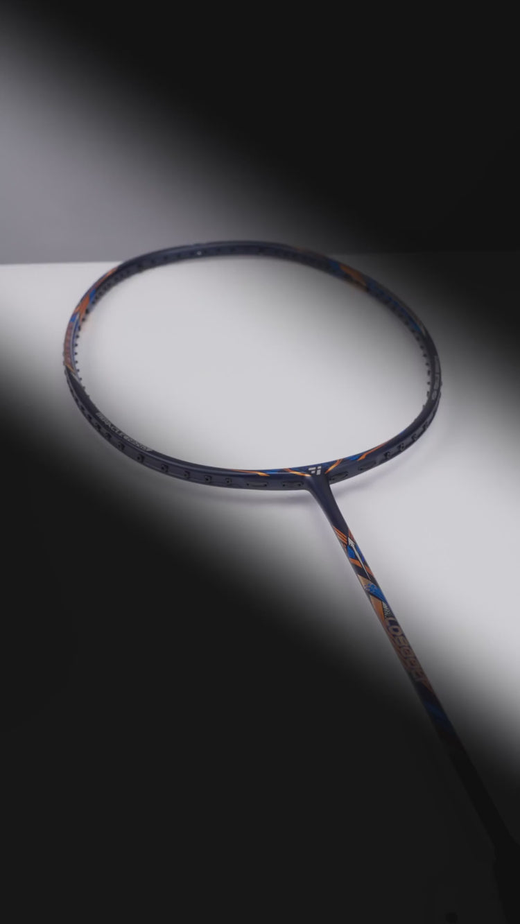 OGKILS LD800LT Badminton Racket - Speed video